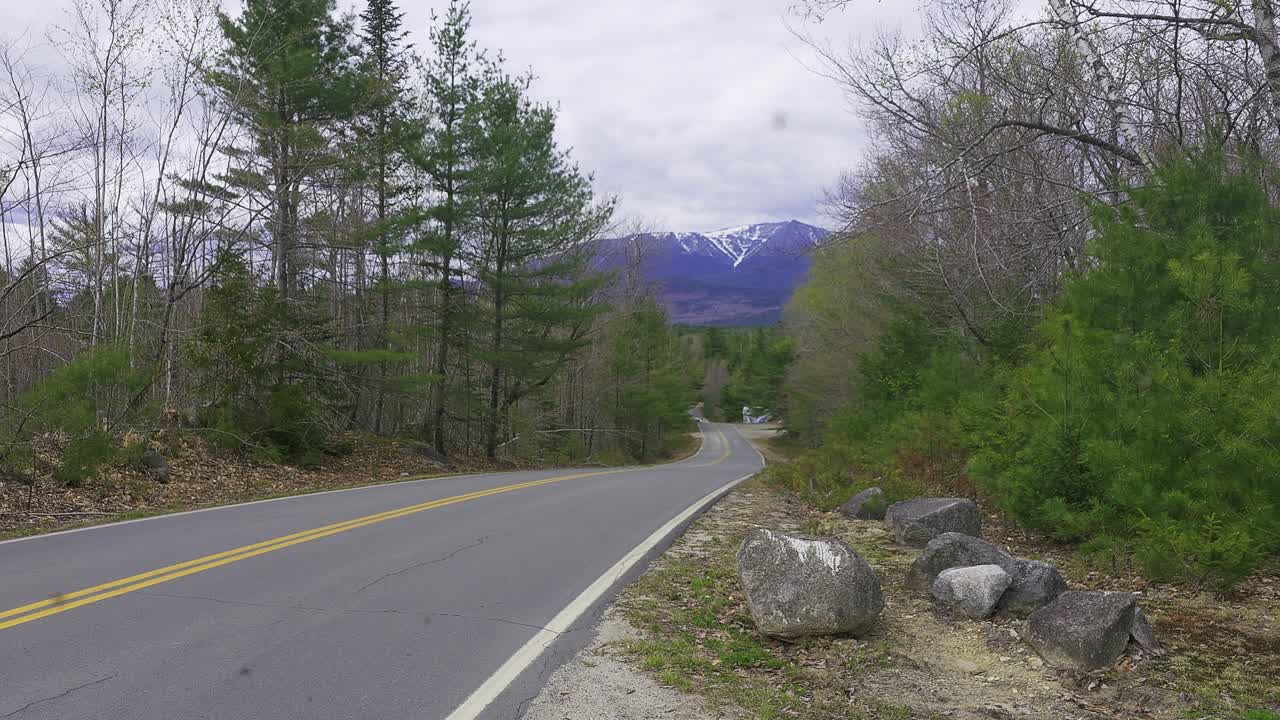 el camino que conduce al monte katahdin