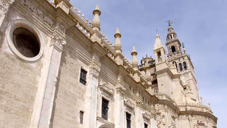 UNESCO-World-Heritage-Site-The-Giralda-bell-tower-of-Seville-Cathedral-in-Seville,-Spain