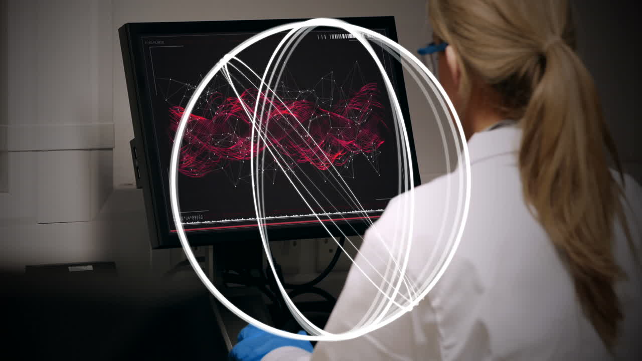 animación de círculos que giran sobre una científica usando una computadora