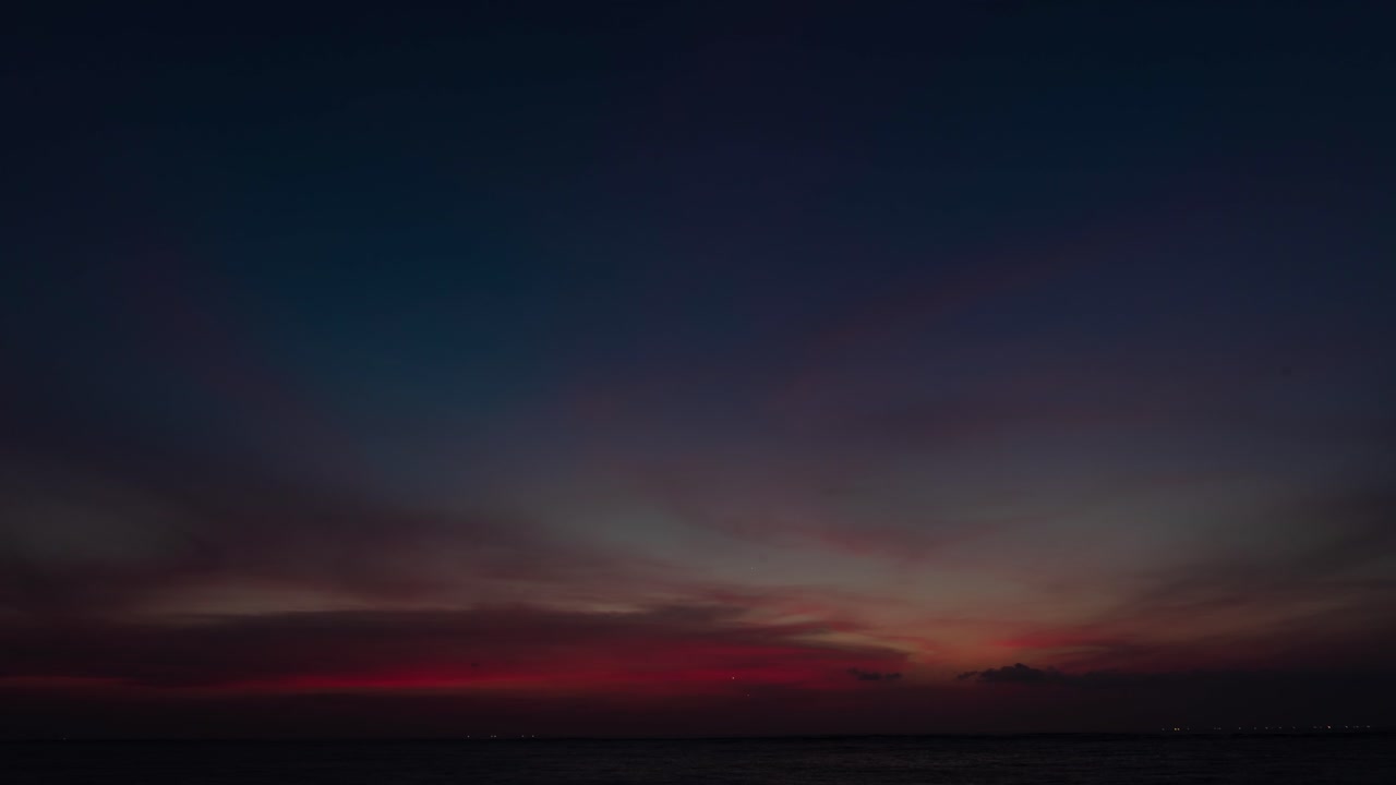 바다 위에 해가 지는 것