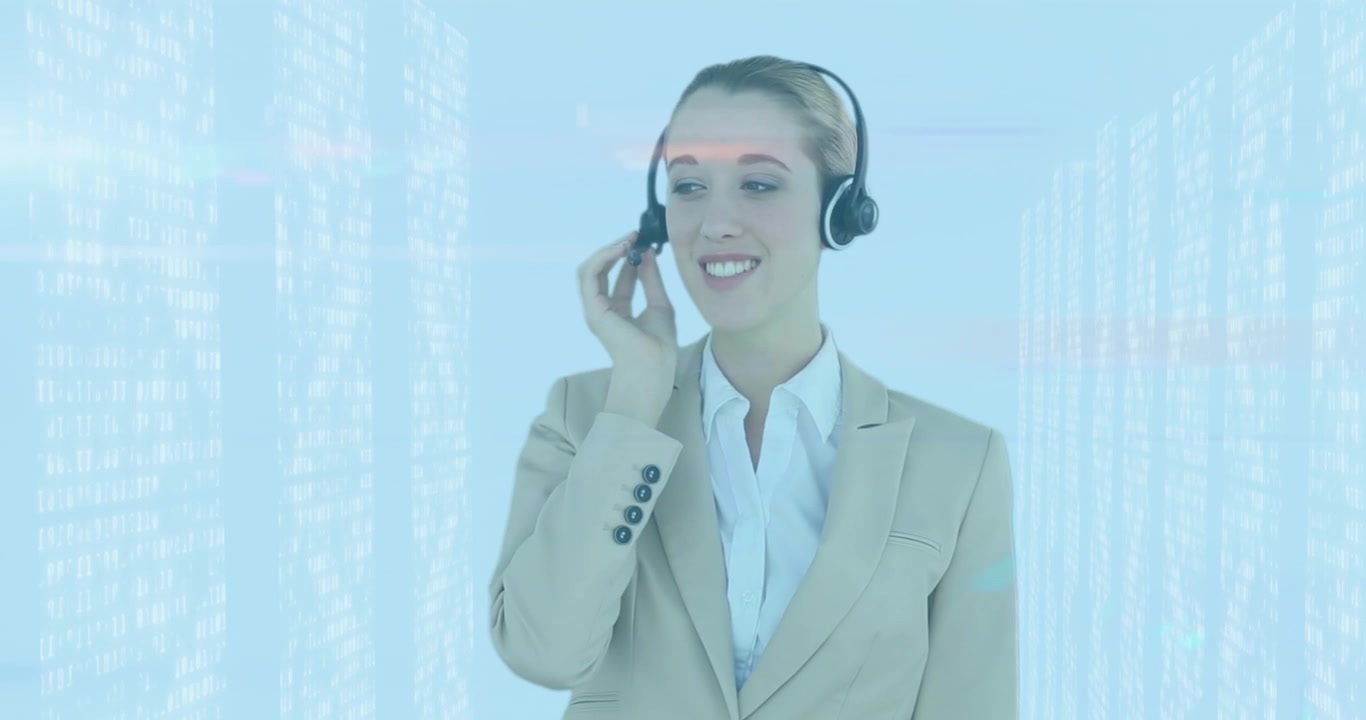 Animazione di forme su una donna d'affari caucasica che usa un auricolare telefonico.