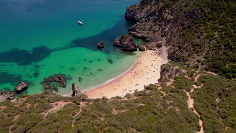 Imágenes-Aéreas-De-Drones-4k-De-Una-Increíble-Playa-Exótica-En-Portugal