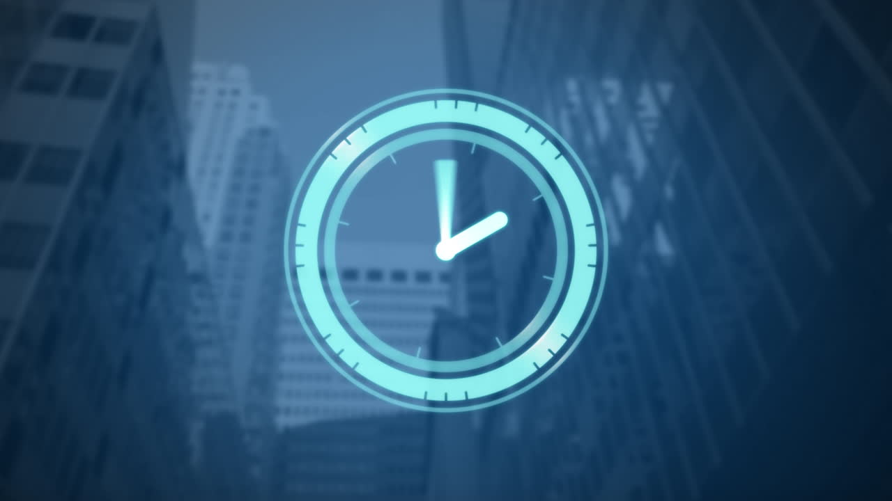 video de procesamiento de datos y reloj sobre el paisaje urbano