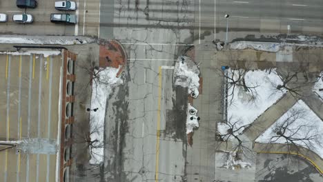 Cars-Stopped-at-Intersection-Waiting-for-Green-Light