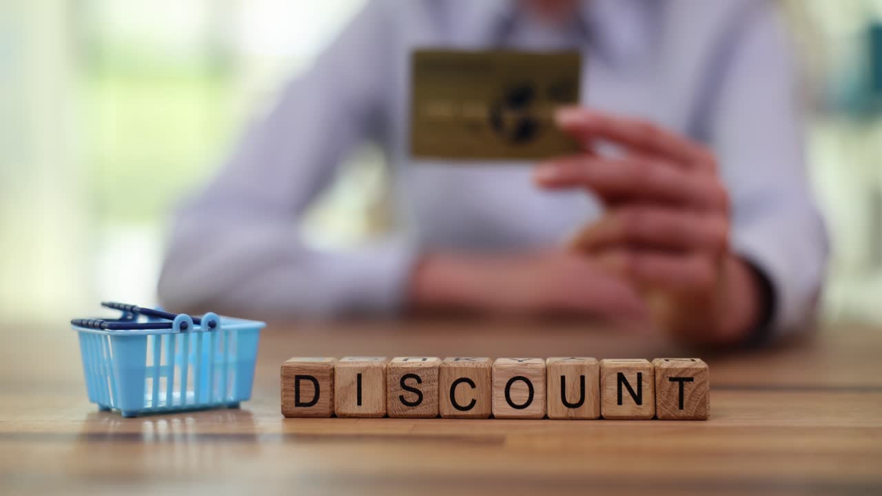 Discount shopping with a credit card