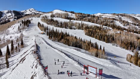 Parque-Ciudad-Utah-Aéreo-V-Cinemático-Paso-Elevado-Montaña