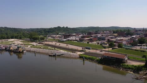 Dunstiger-Himmel-über-Hannibal,-Missouri