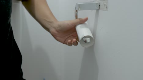 there is no toilet paper