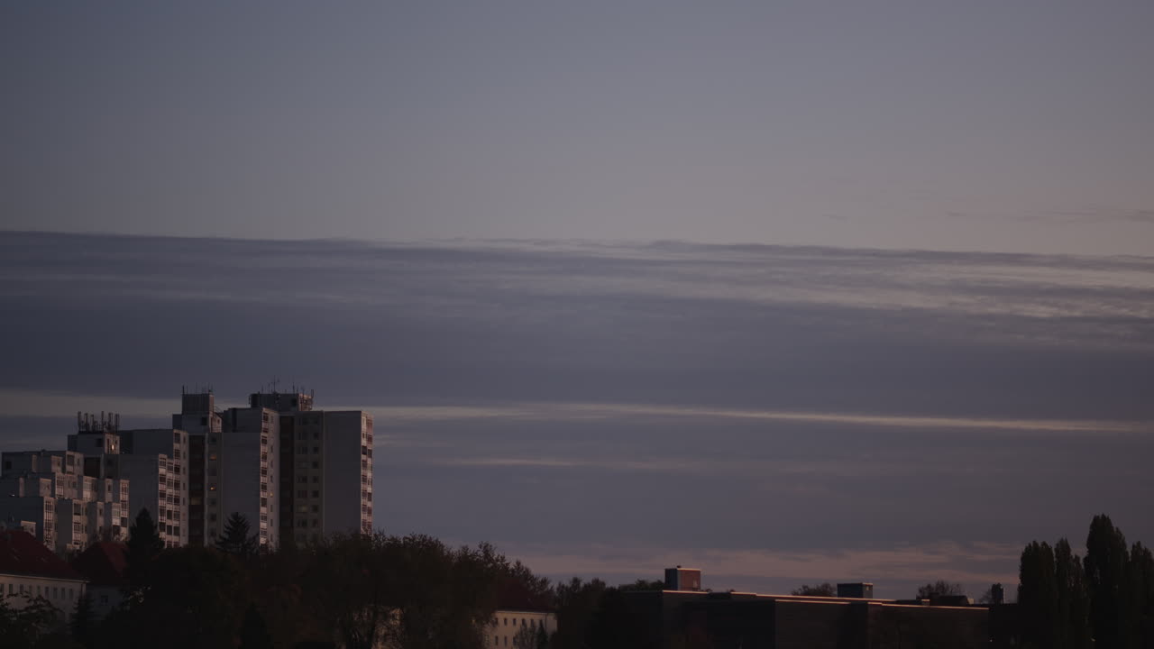 Городской пейзаж на закате