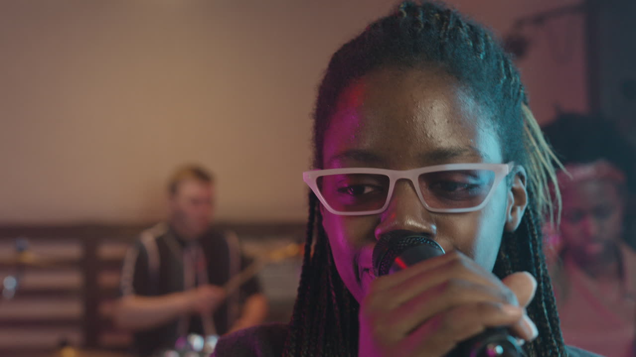 Young Office Worker Wearing A Vr Headset, Scrolling And Taping In The Air In The Office At Night