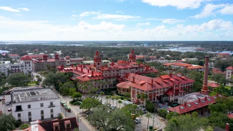 4k-Aerial-video,-360,-circling-around-Flagler-College-in-Downtown-St-Augustine,-Florida