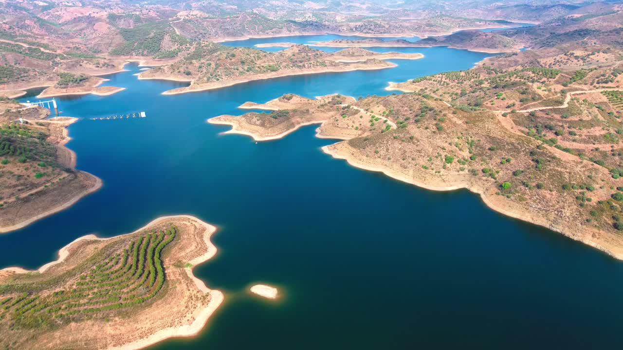 포르투갈 의 블루 드래곤 강 의 공중 사진, 4k