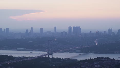 Tráfico-Del-Puente-De-Estambul.-Vídeo-De-Lapso-De-Tiempo-Al-Atardecer.