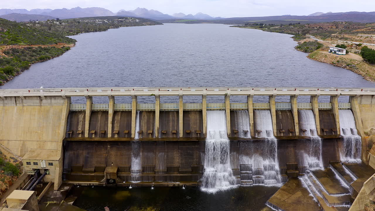 수분이 풍부한 경제는 건강한 경제입니다.