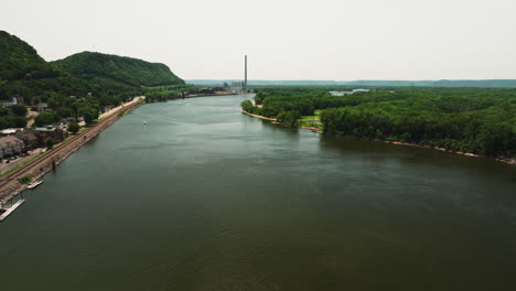 upper mississippi river calm waters seen from lock and dam no