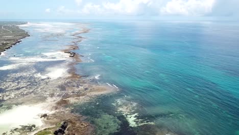 hermosa panorámica aérea de la pintoresca costa de watamu