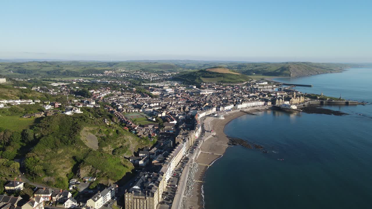 aberystwyth ciudad costera y playa de gales reino unido antena punto de vista alto