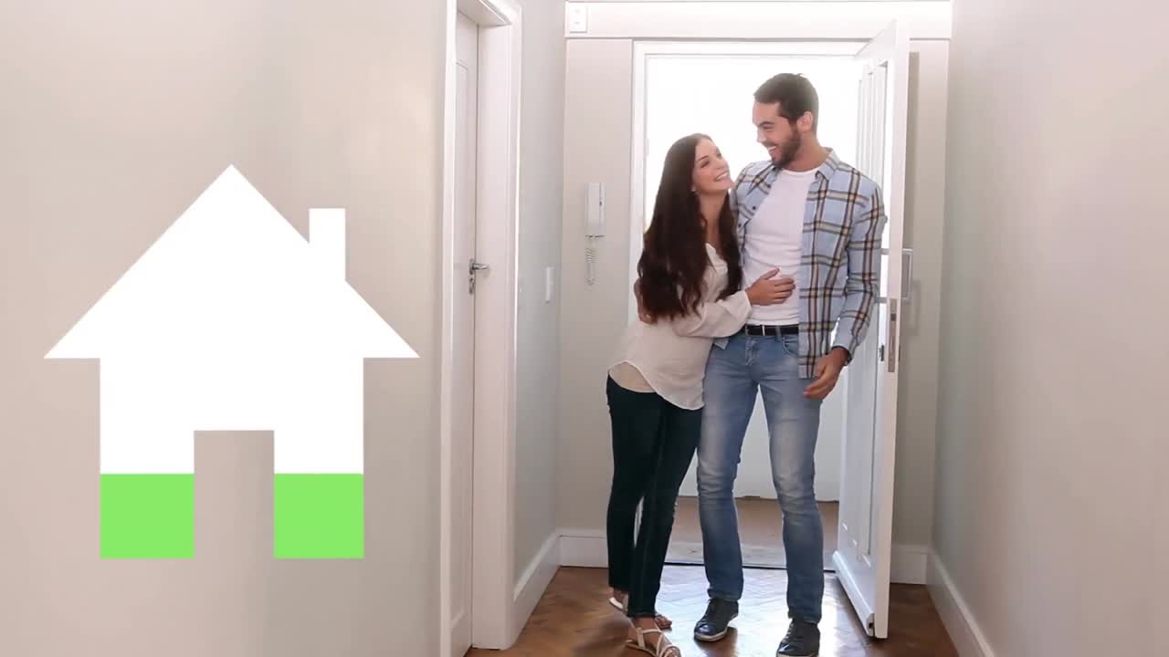 animación del icono de la casa llenando de verde, más de una pareja feliz llegando a un nuevo hogar