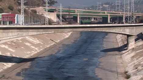 Los-Angeles-River,-California,-USA-1