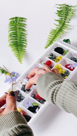 making fresh fruit & flower ice cubes