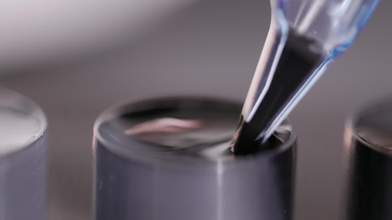 Filling Up the Ink Cartridge Of the Tattoo Machine