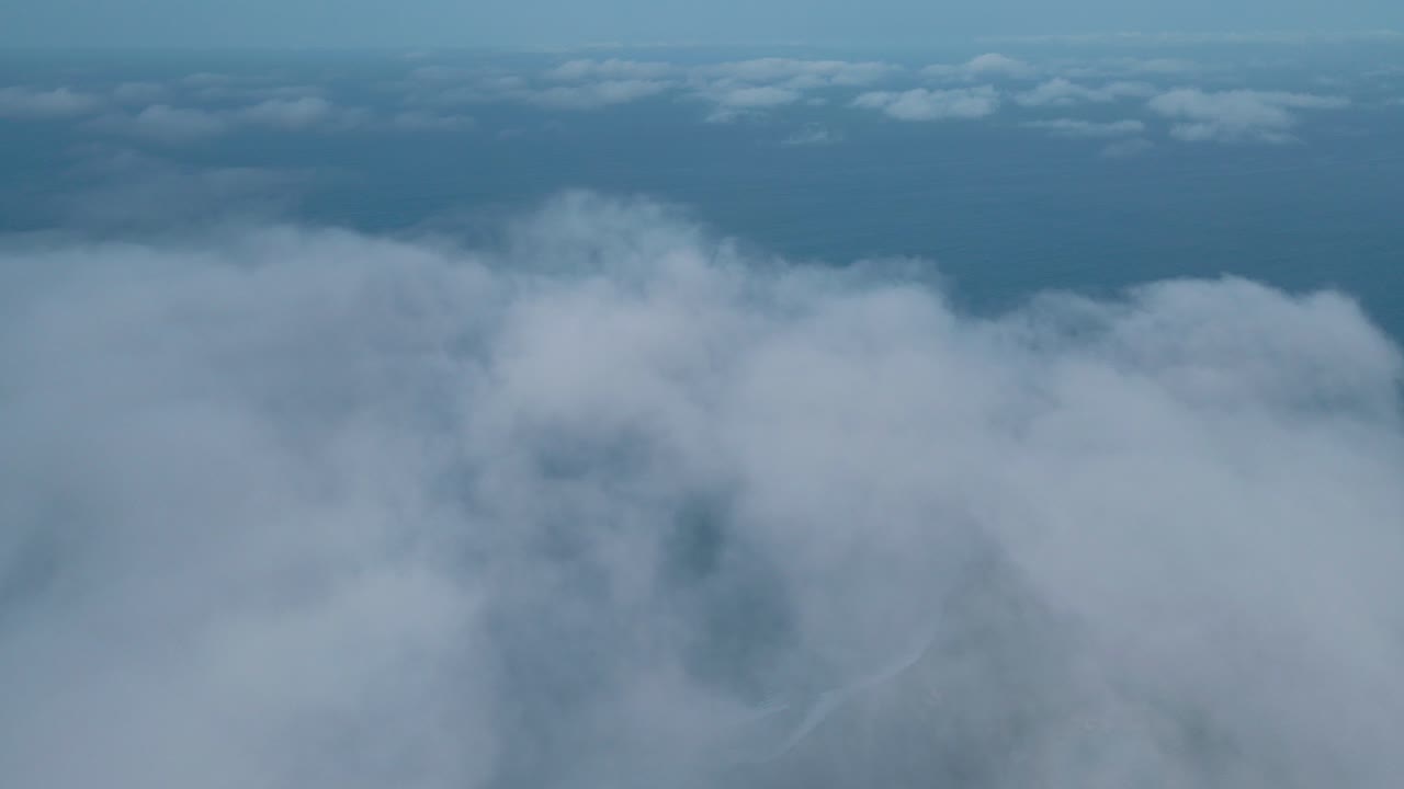 toma aérea de nubes en españa, vista impresionante sobre el cielo