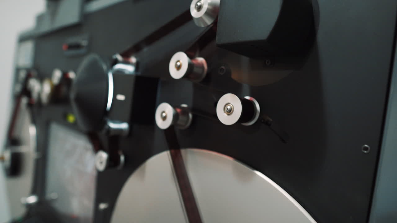 muviola의 16mm 필름 테이프