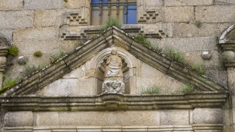 Steinreliquie-In-Der-Kirche-Santa-María-De-Beade,-Spanien