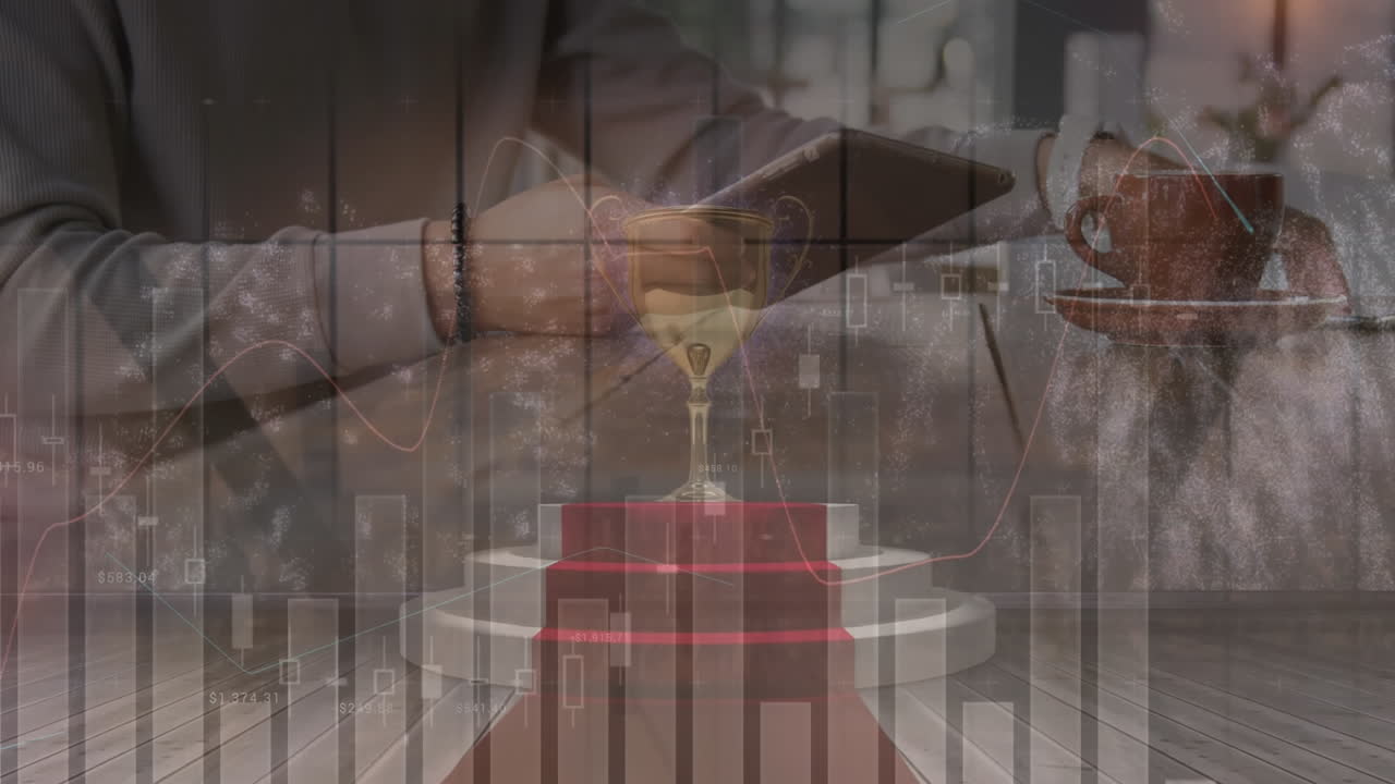 animación del procesamiento de datos estadísticos sobre la sección media del hombre utilizando una tableta digital contra el trofeo.