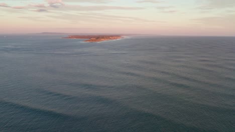 Drohnenaufnahmen,-Die-über-Den-Riss-In-Richtung-Point-Nepean-Fliegen