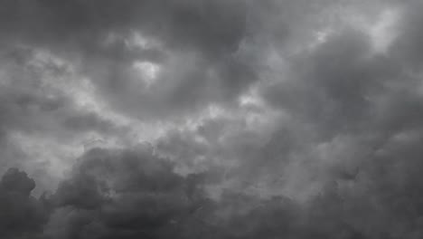 Blick-Auf-Wolkenzeitraffergewitter