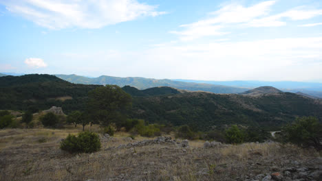 Blick-Auf-Die-Natur-Von-Einem-Hügel