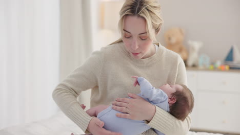 Madre,-Bebe-Y-Siesta-Con-Amor