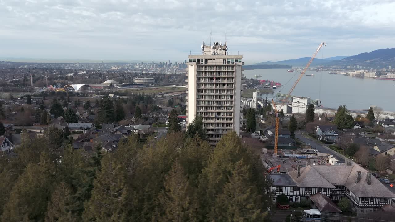 Concorde Place, Complesso Condominiale a Burnaby, Canada - Ripresa con drone.