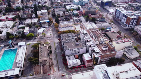 tomada de avión no tripulado del centro de berkeley, california, ee.uu., edificios y calles