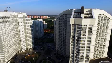 vista aérea de un complejo residencial moderno