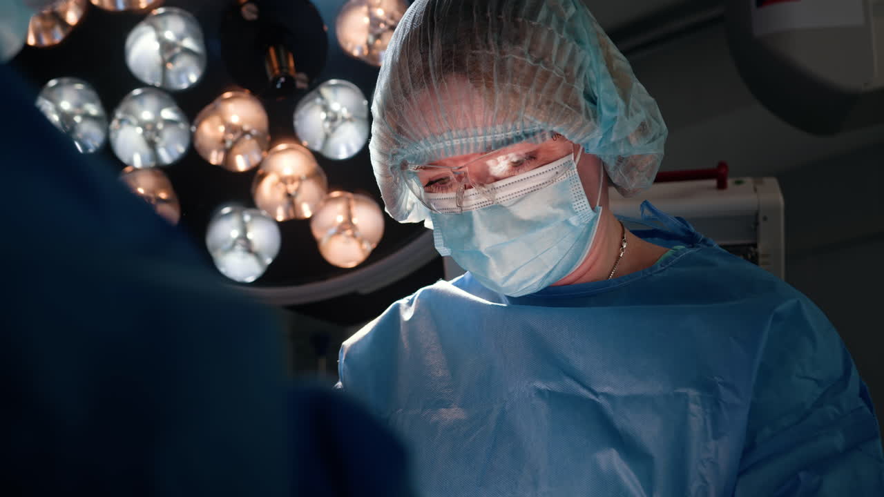 cirujano en quirófano