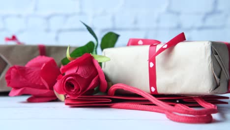 romantic gifts and flowers