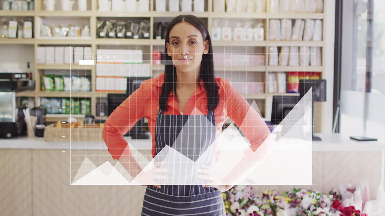 animación del procesamiento de datos sobre una feliz asistente de tienda biracial.