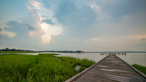 Beautiful-time-lapse-from-the-dock