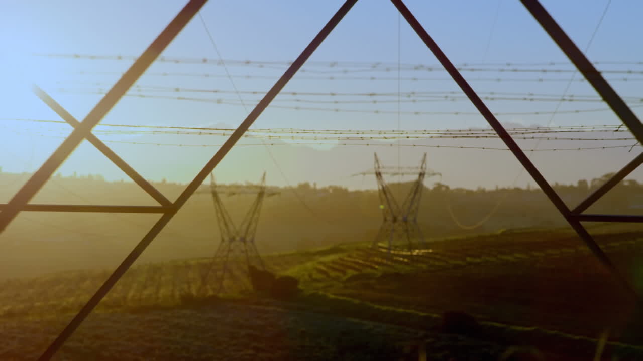 Campagna e tralicci elettrici
