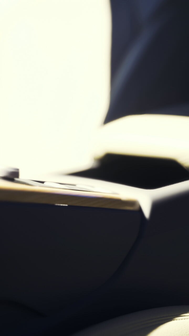 Interni auto con particolare attenzione alla console centrale e ai dettagli dei sedili