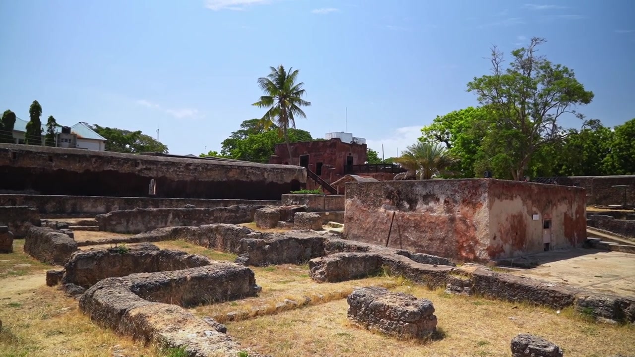 Resti di mura all'interno del Forte Jesus a Mombasa, Kenya
