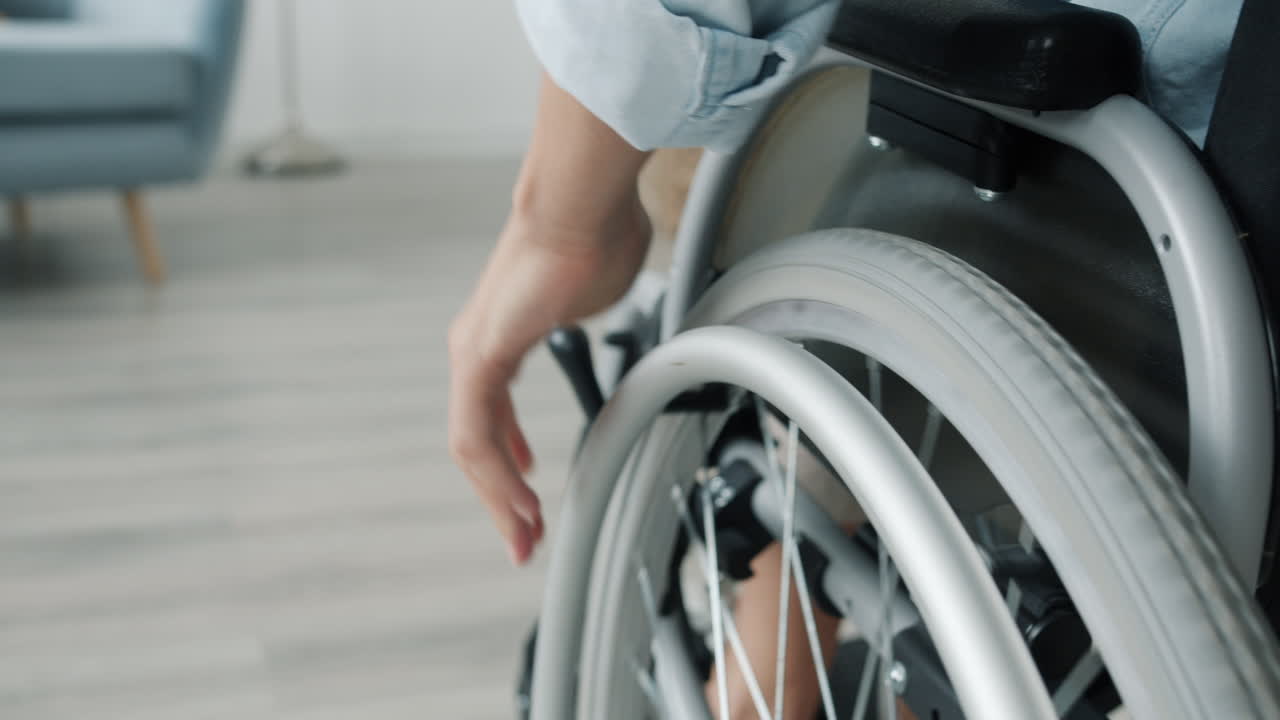 persona en silla de ruedas