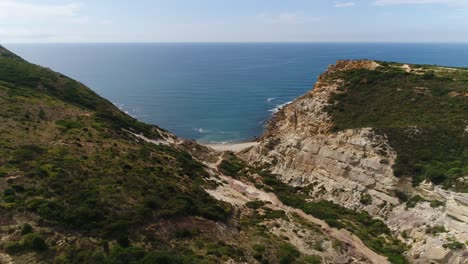 Vista-Aérea-Del-Paisaje-De-La-Playa-De-Verano