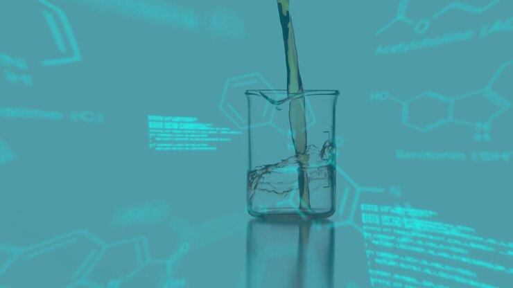 Becher da laboratorio che si riempie per la misurazione, con una goccia che avvia un flusso, liquido che vortica e pannelli ciano che si spostano.
