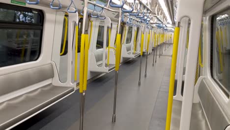 Interior-Vacío-Del-Tren-Mtr-De-Hong-Kong-Durante-La-Pandemia-Del-Coronavirus-Covid-19