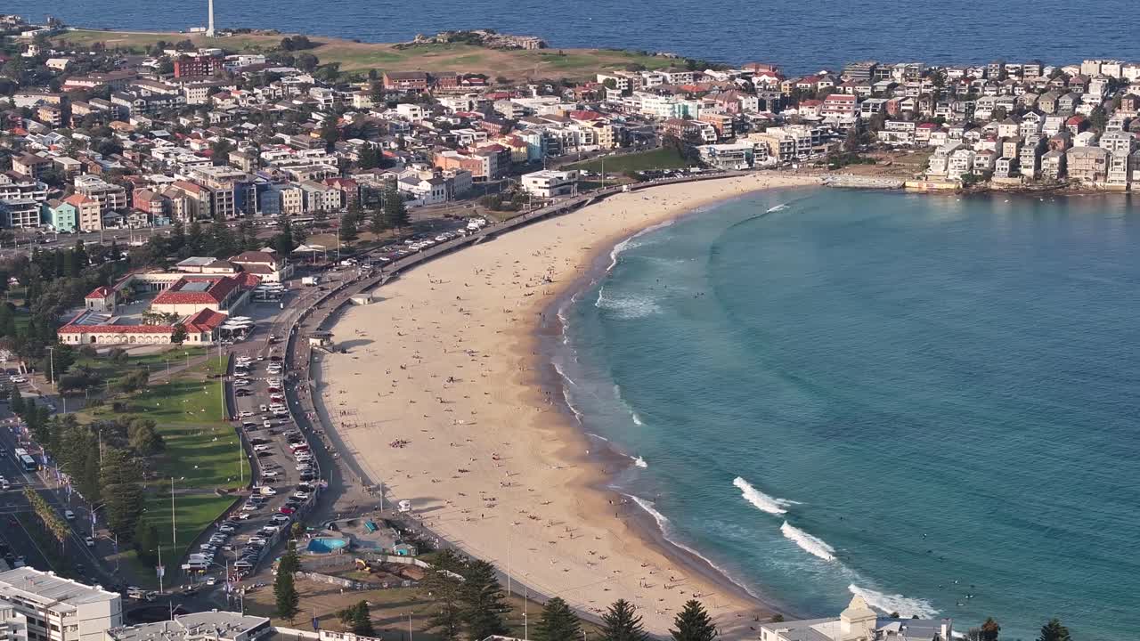 Veduta aerea di Bondi Beach a Sydney, Nuovo Galles del Sud, Australia - Ripresa da drone