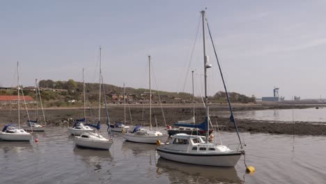 Charleston-Harbour-In-Fife-Schottland-An-Einem-Sonnigen-Frühlingstag