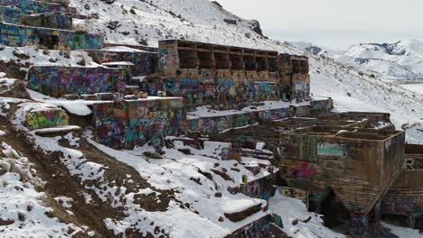 Construido-En-La-Ladera-De-Una-Montaña-En-1920-En-El-Extremo-Sur-De-Genola,-Utah,-El-Antiguo-Molino-Tintic-Procesó-Oro,-Plata,-Cobre-Y-Plomo-Desde-1921-Hasta-1925